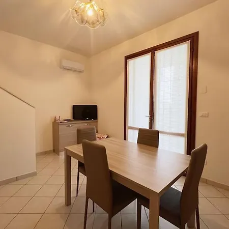 Villetta Indipendente * Lido di Scacchi